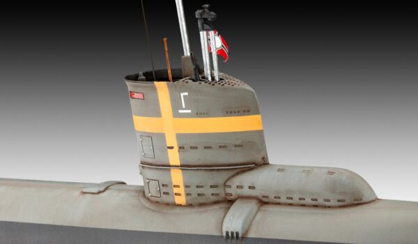 Naval-Models-ships-Revell-German-submarine-typexxiii-051406